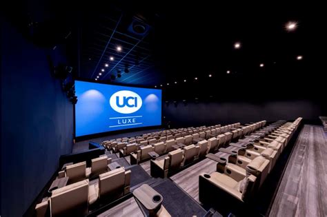 programmazione cinema uci luxe maximo.